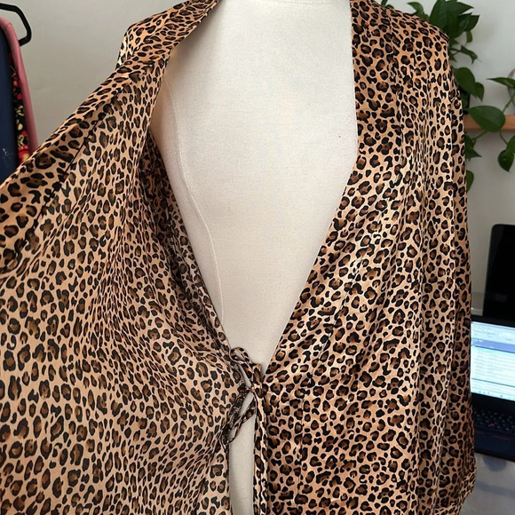 MORGAN TAYLOR Intimates Silky Animal Print Wrap Robe Layer Topper Jacket Size XL - Picture 10 of 16